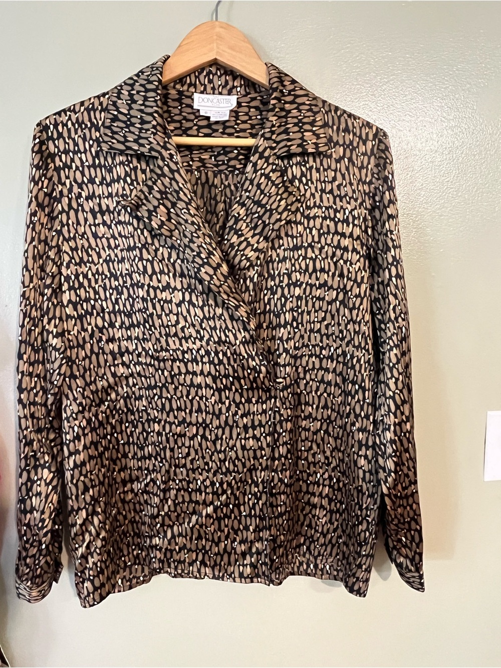 Doncaster Wrap Brown & Black  Print Button-Down Blouse Office VTG 100% Silk 8